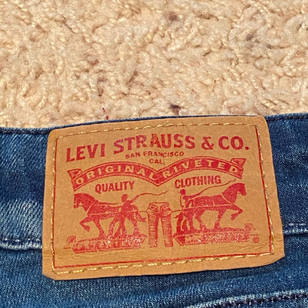 Levi skinny jeans 711
